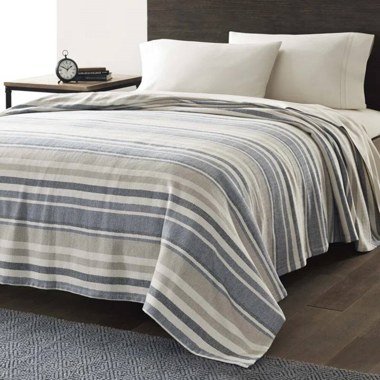 Navy Blue Tan Cream Chevron Stripe Cotton Blanket Lightweight Knitted Throw for Adults and Teens